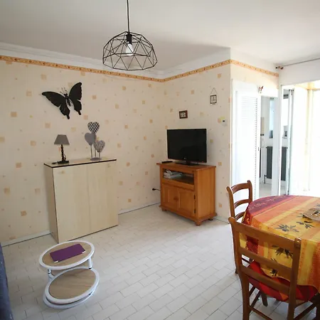 Isadora Apartment