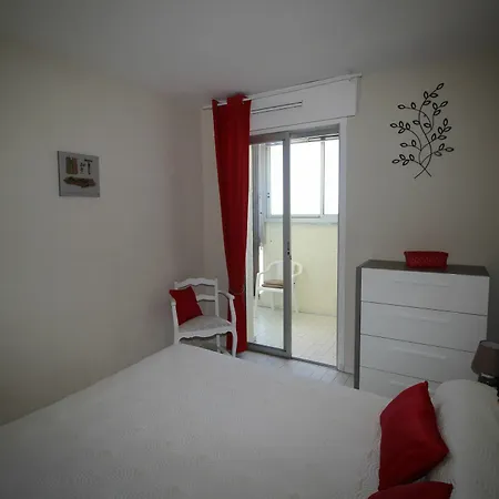 Isadora Apartment *