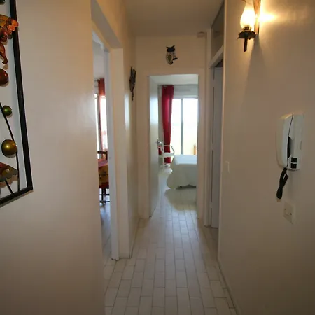 Isadora Apartment *